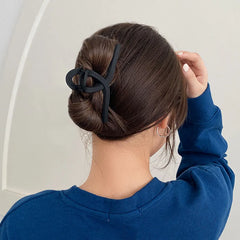 Noir Sculpted Hair Claw