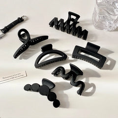 Noir Sculpted Hair Claw