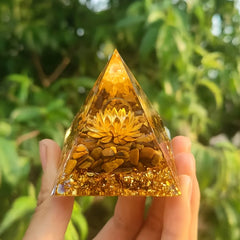 1PC White Lotus Flower Opal Orgone Pyramid Decorative Home Piece Life Flower Design Energy Pyramid for Interior Decoration